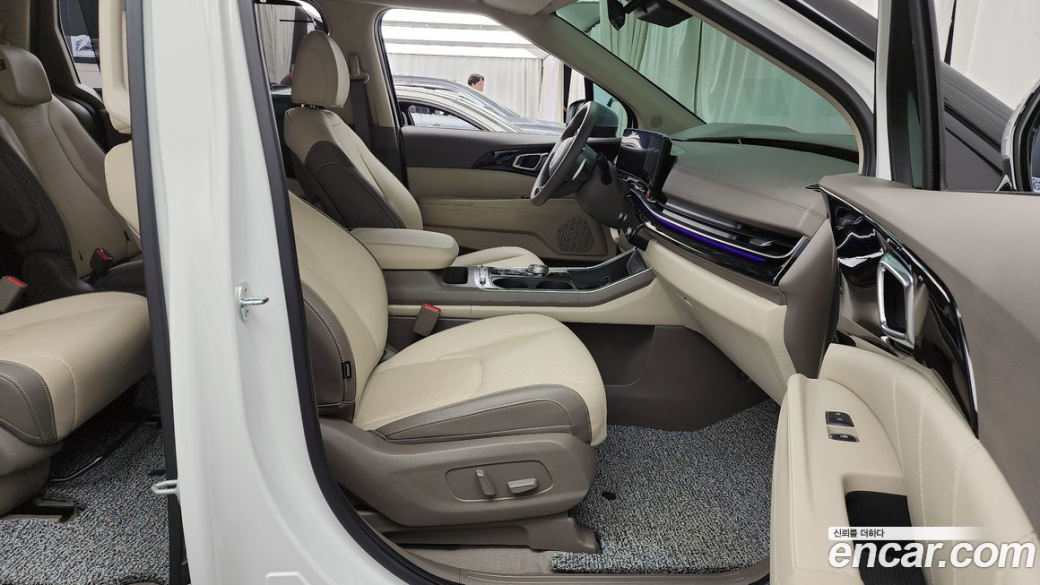 Kia Carnival 9-Seater Signature, 2025