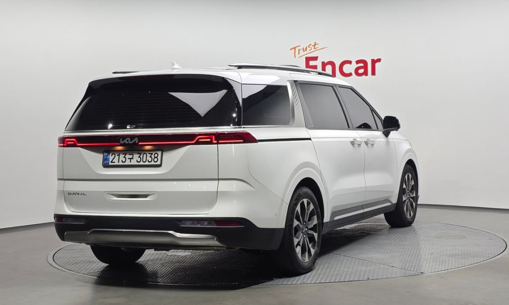 Kia Carnival 7-Seater Signature, 2023