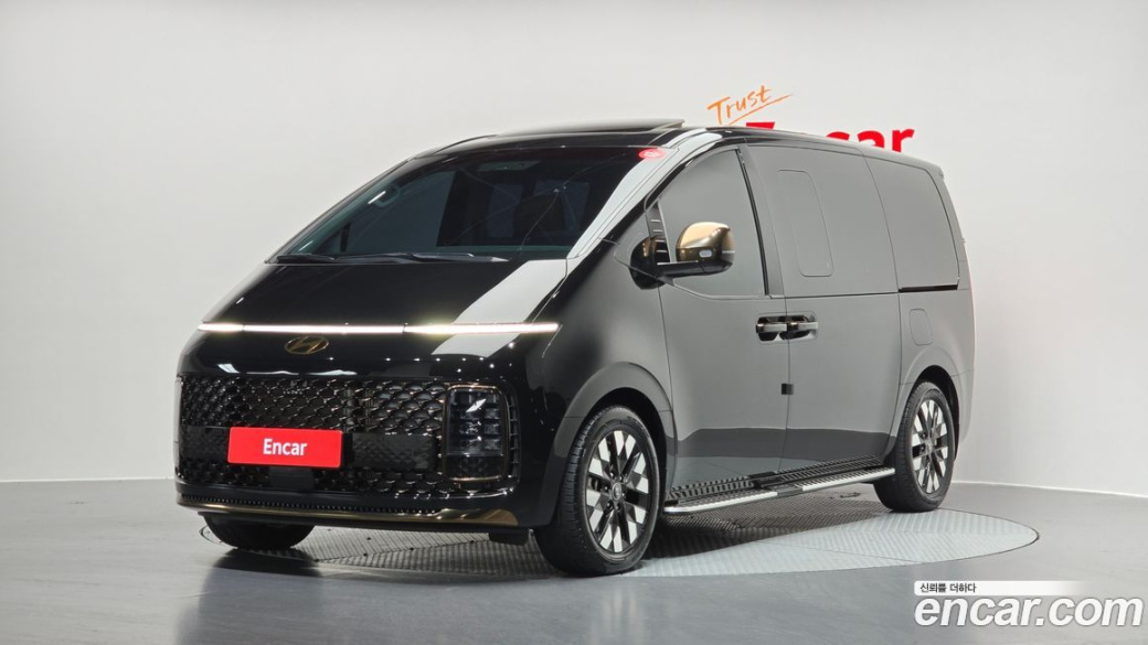 Hyundai Staria Lounge 9-Seater, 2025