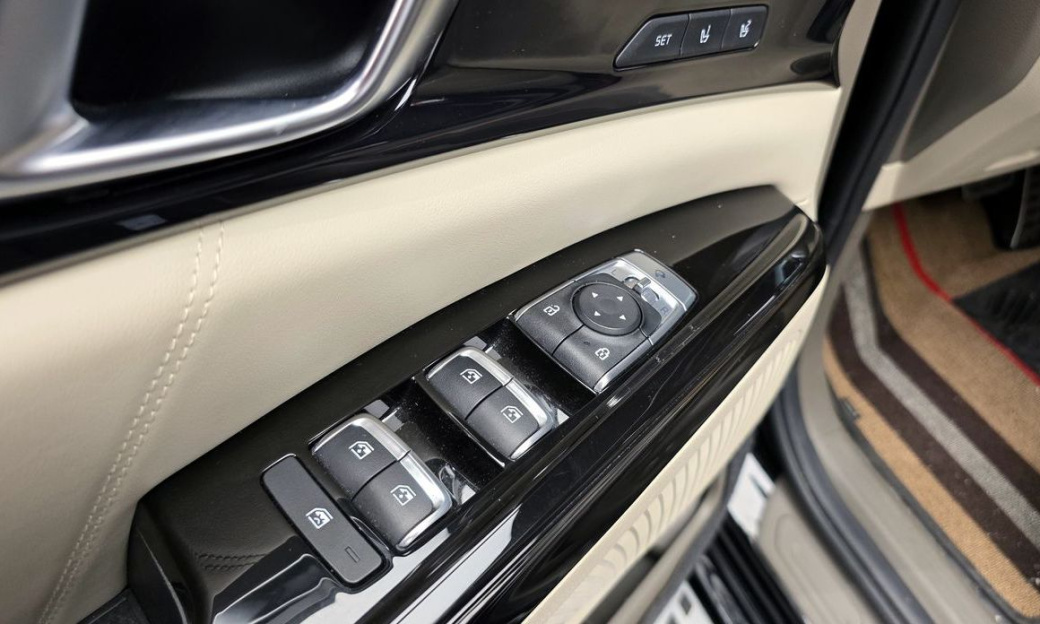 Kia Carnival 9-Seater Hi-Limousine, 2022