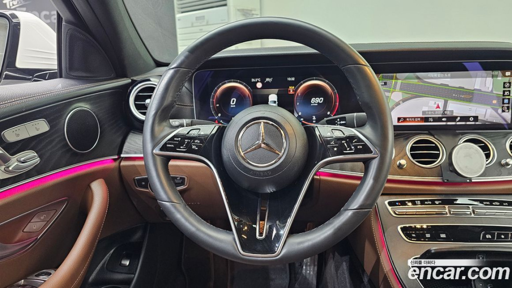 Mercedes-Benz E-Class E250 AMG Line, 2023
