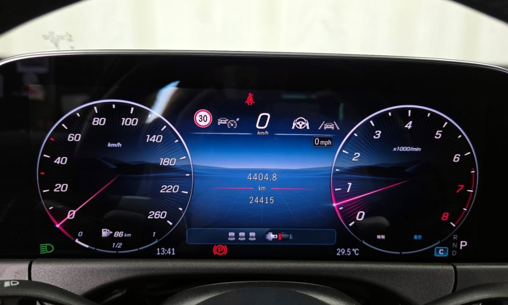 Mercedes-Benz E-Class E200 Avantgarde, 2025