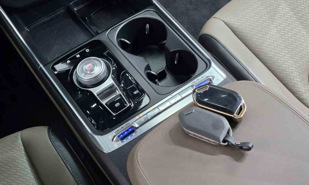 Kia Carnival 7-Seater Noblesse, 2025