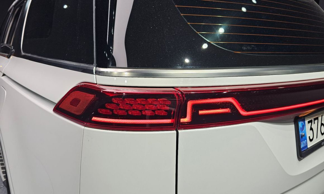 Kia Carnival 7-Seater Signature, 2022