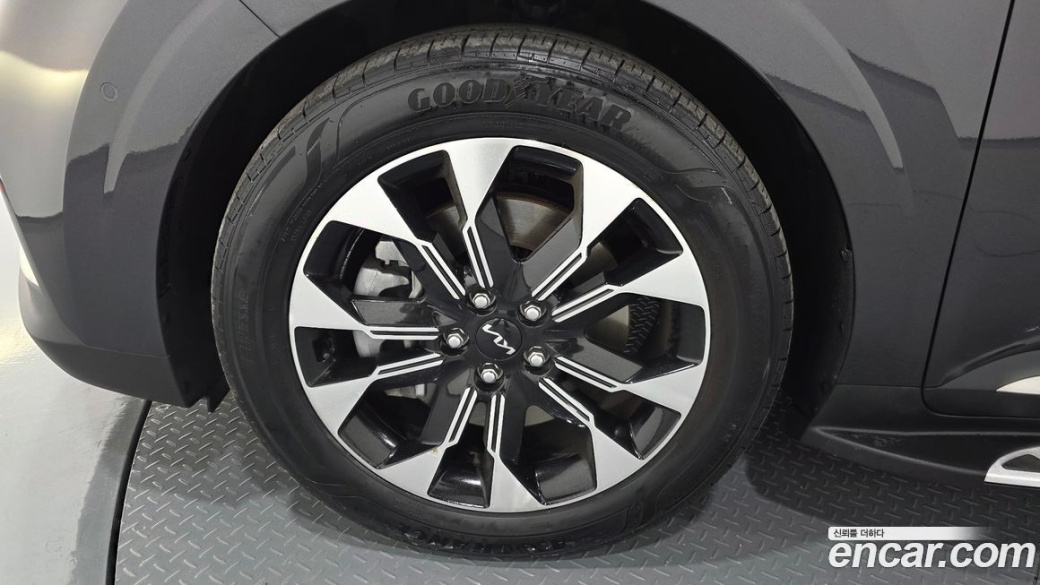 Kia Carnival 9-Seater Signature, 2022