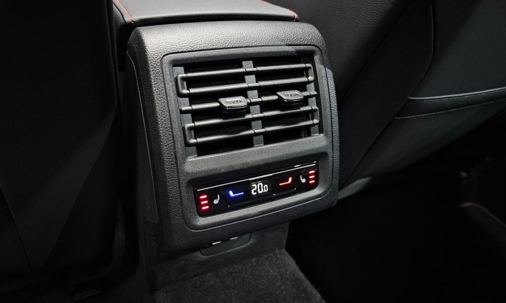 Volkswagen Golf 2.0 GTI, 2024