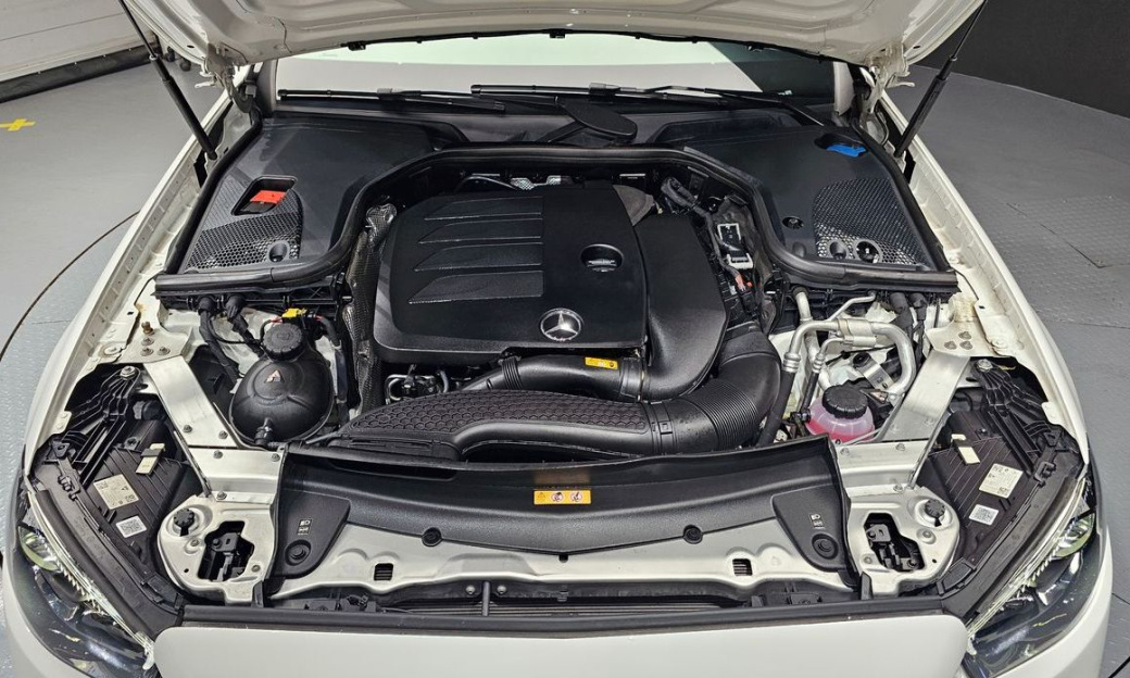 Mercedes-Benz E-Class E350 4MATIC AMG Line, 2022