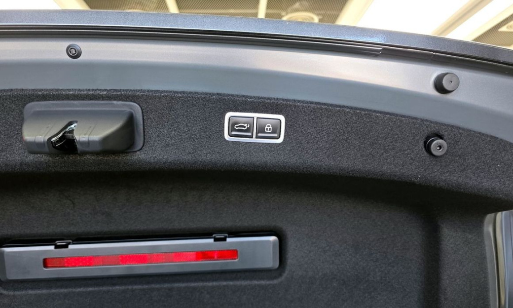Genesis G80 Gasoline 2.5 Turbo AWD, 2025