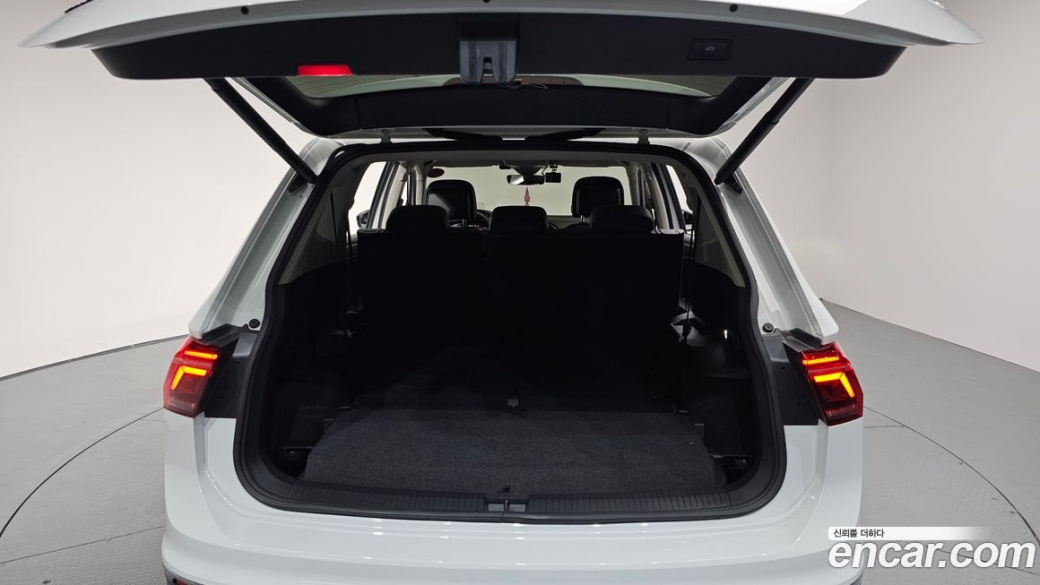 Volkswagen Tiguan 2.0 TSI Prestige, 2023