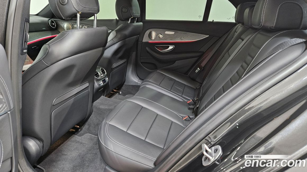 Mercedes-Benz E-Class E350 4MATIC Exclusive, 2023