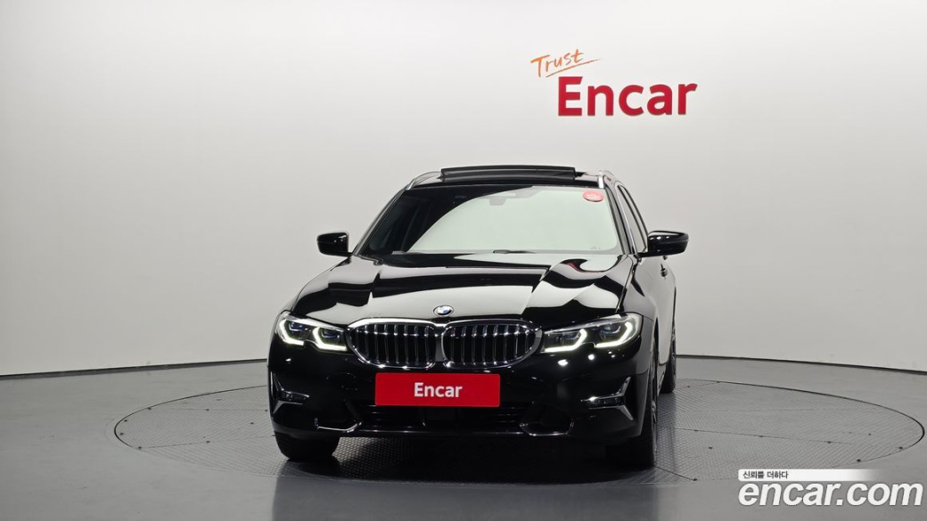 BMW 3-Series 320d Touring Luxury, 2022