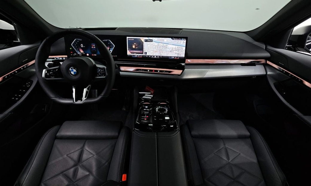 BMW 5-Series 530i xDrive M Sport, 2025