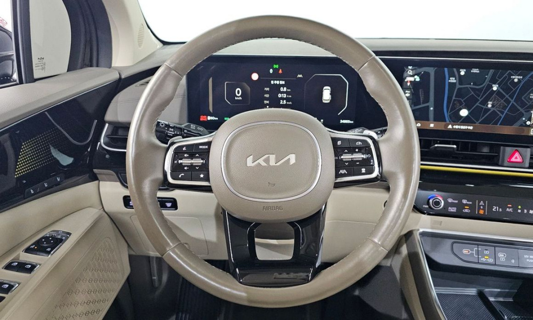 Kia Carnival 7-Seater Signature, 2024