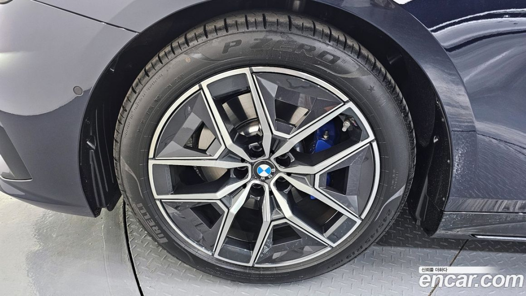 BMW 5-Series 520i M Sport, 2025