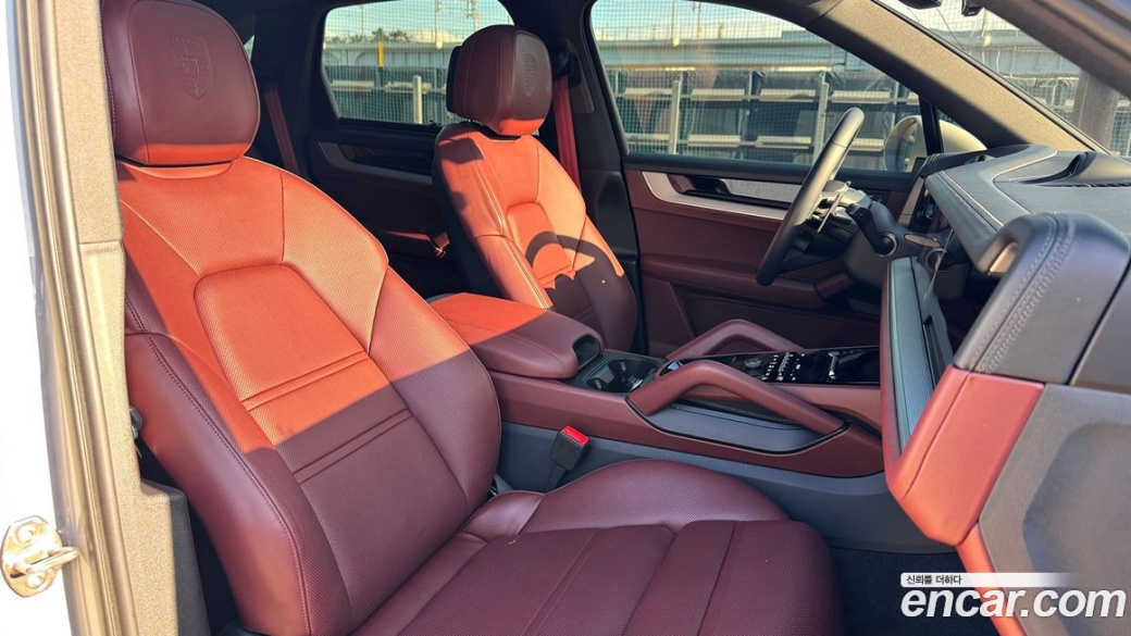 Porsche Cayenne 3.0, 2024