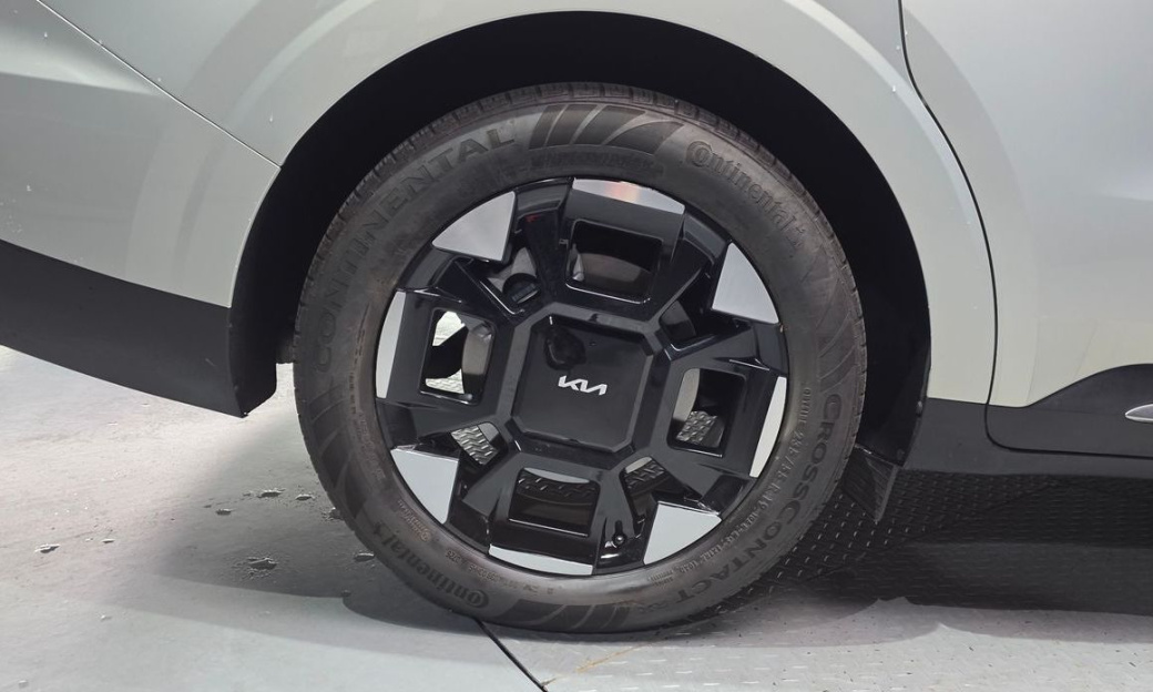 Kia Carnival 9-Seater Signature, 2025