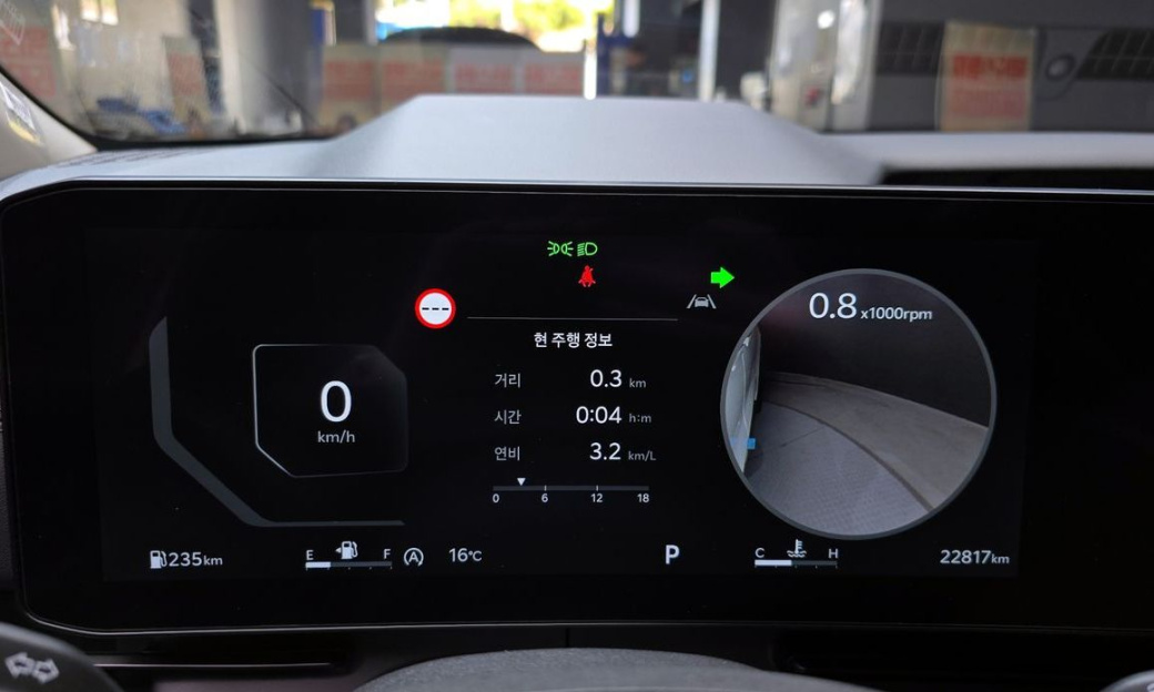 Kia Carnival 9-Seater Signature, 2025