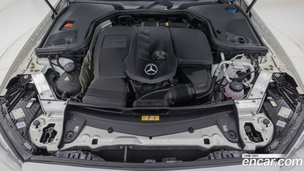 Mercedes-Benz E-Class E300d 4MATIC Coupe, 2023