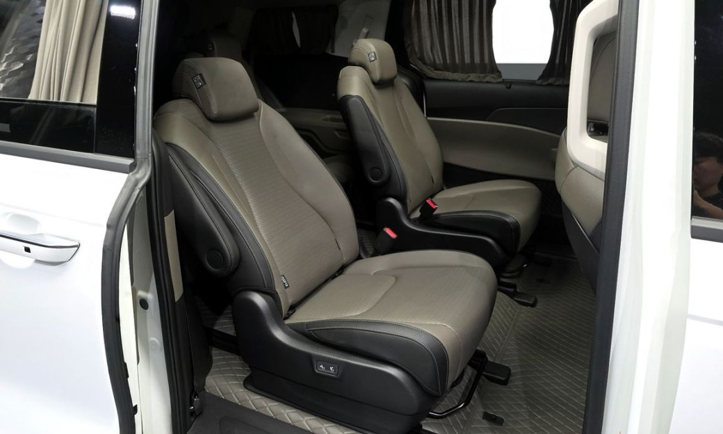 Kia Carnival 9-Seater Noblesse, 2025