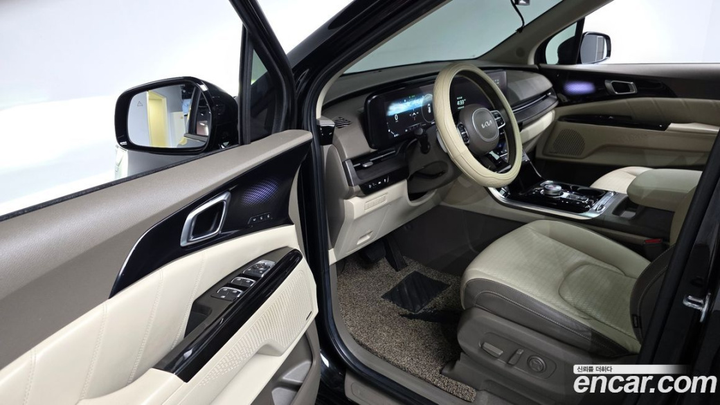Kia Carnival 9-Seater Signature, 2023