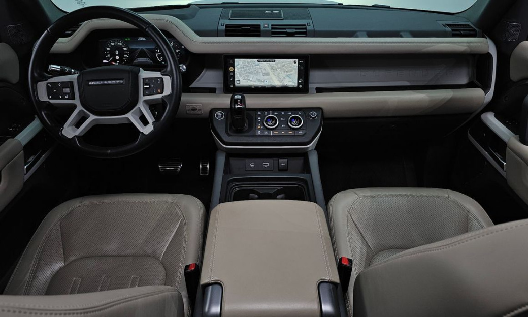 Land Rover Defender 110 D300 HSE, 2022