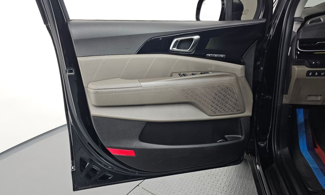 Kia Carnival 7-Seater Gravity, 2025