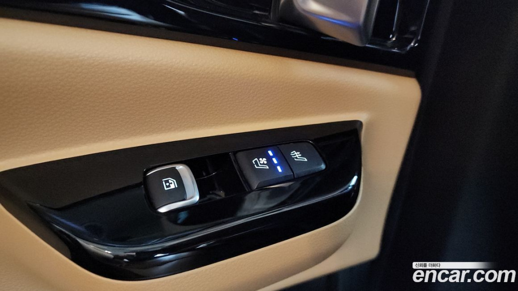 Kia Carnival 9-Seater Signature, 2023