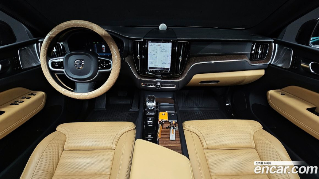 Volvo XC60 B5 Inscription, 2022