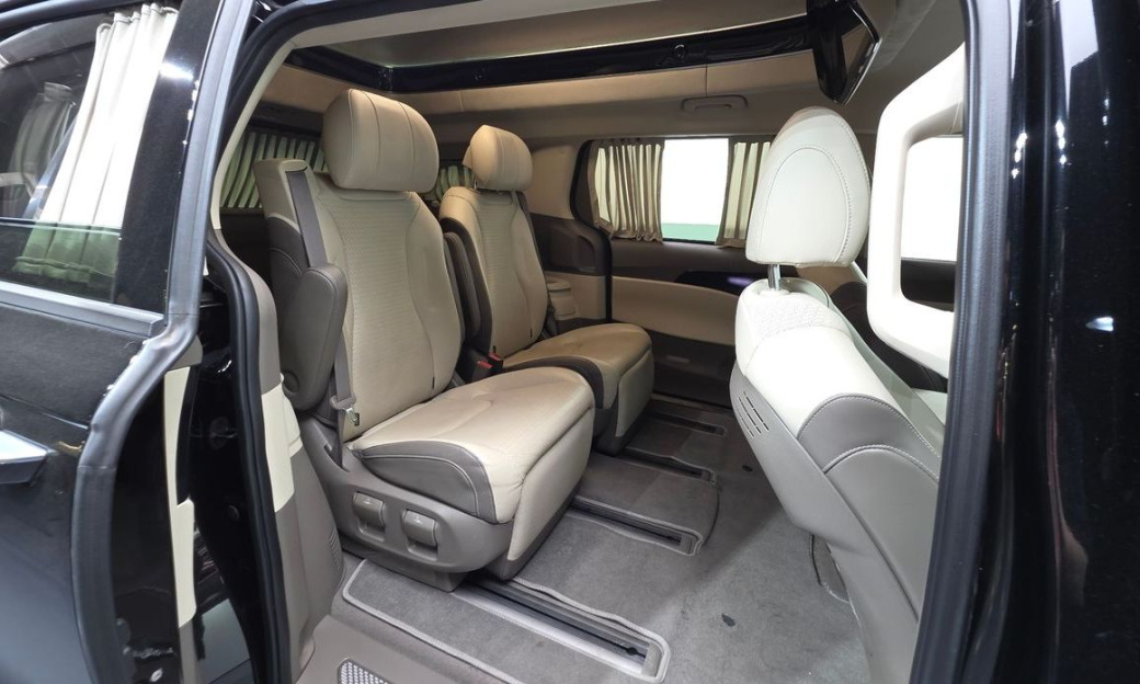 Kia Carnival 7-Seater Hi-Limousine, 2022