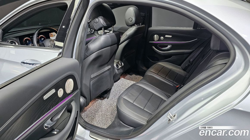 Mercedes-Benz E-Class E220d 4MATIC AMG Line, 2022