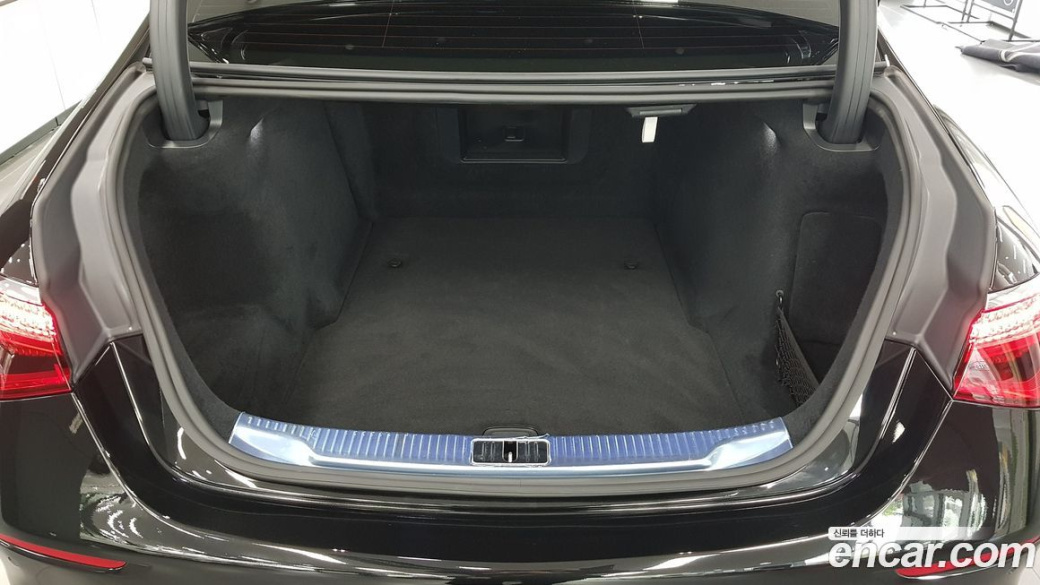 Mercedes-Benz S-Class S350 d 4MATIC, 2025