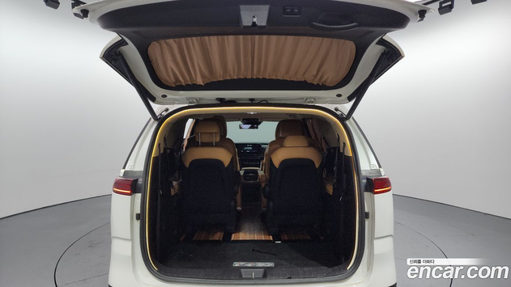 Kia Carnival 9-Seater Signature, 2023