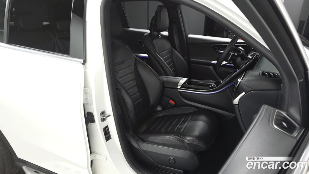 Mercedes-Benz GLC-Class GLC300 4MATIC AMG Line, 2025