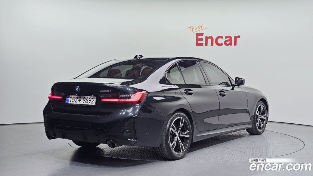 BMW 3-Series 320i M Sport, 2024
