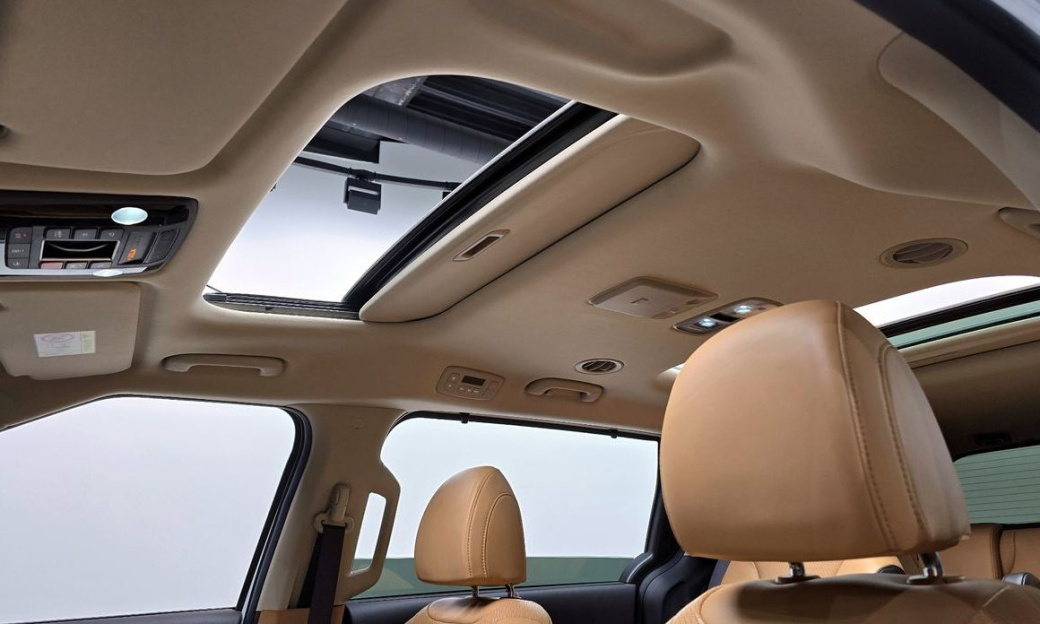 Kia Carnival 7-Seater Signature, 2022
