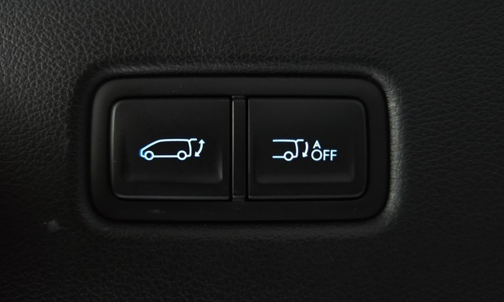 Hyundai Staria 4WD Lounge 9-Seater, 2025