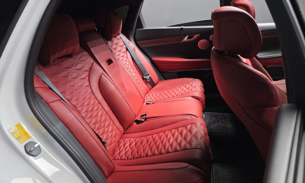 Genesis G80 Gasoline 2.5 Turbo AWD, 2025