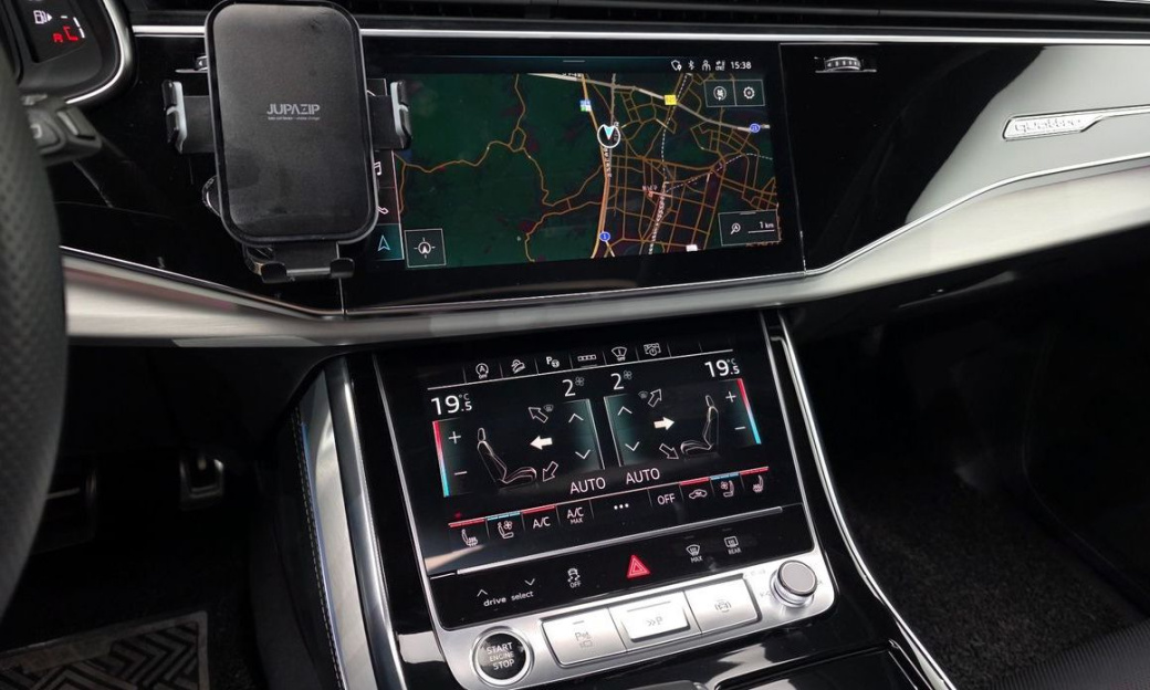 Audi Q8 55 TFSI Quattro Premium, 2022