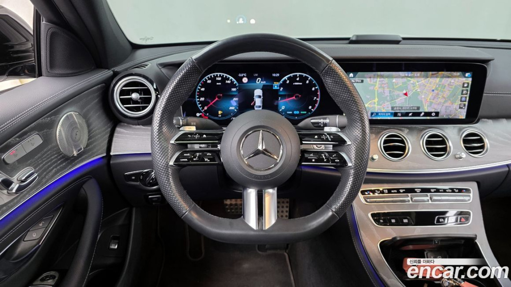 Mercedes-Benz E-Class E350 4MATIC AMG Line, 2023