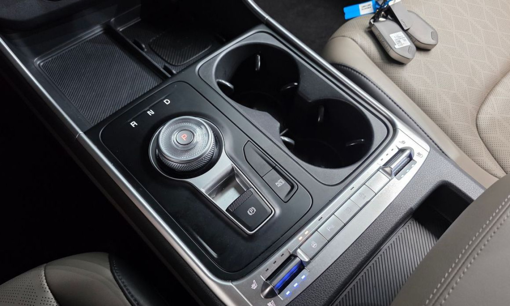 Kia Carnival 9-Seater Prestige, 2025