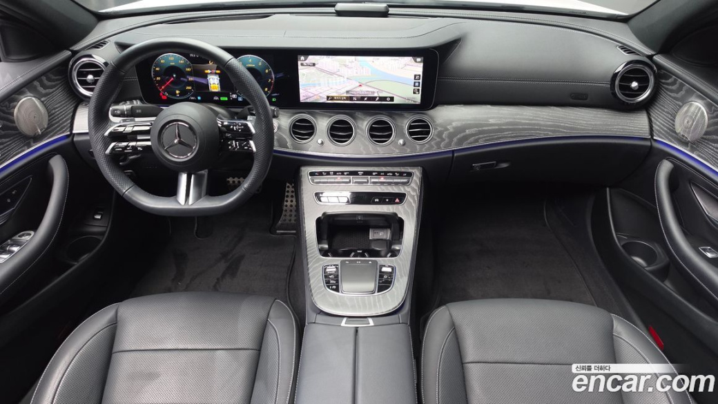 Mercedes-Benz E-Class E350 4MATIC AMG Line, 2023