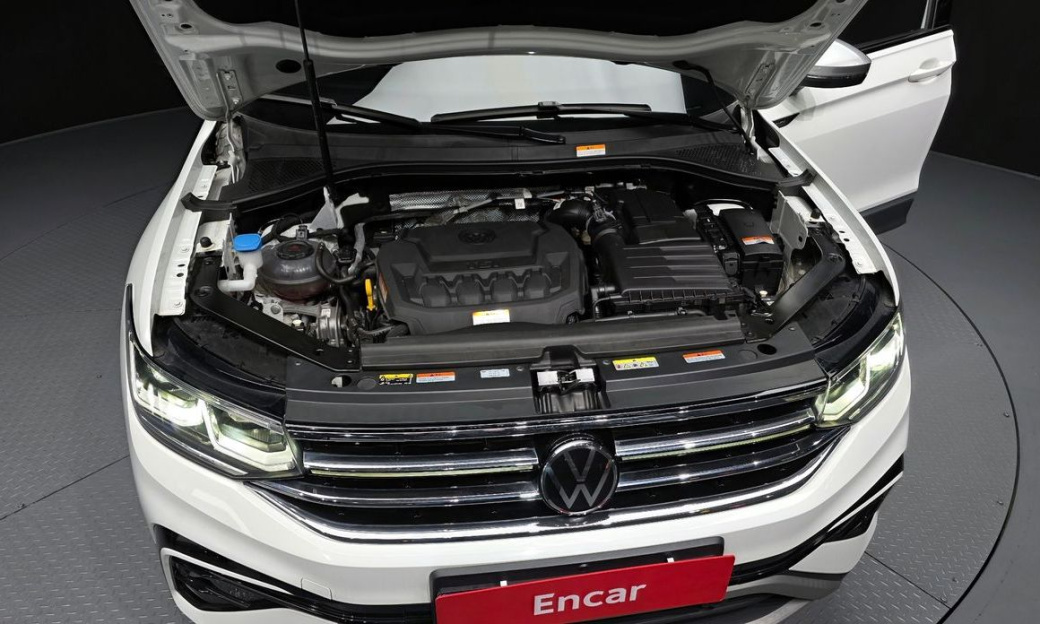 Volkswagen Tiguan 2.0 TSI Prestige, 2024