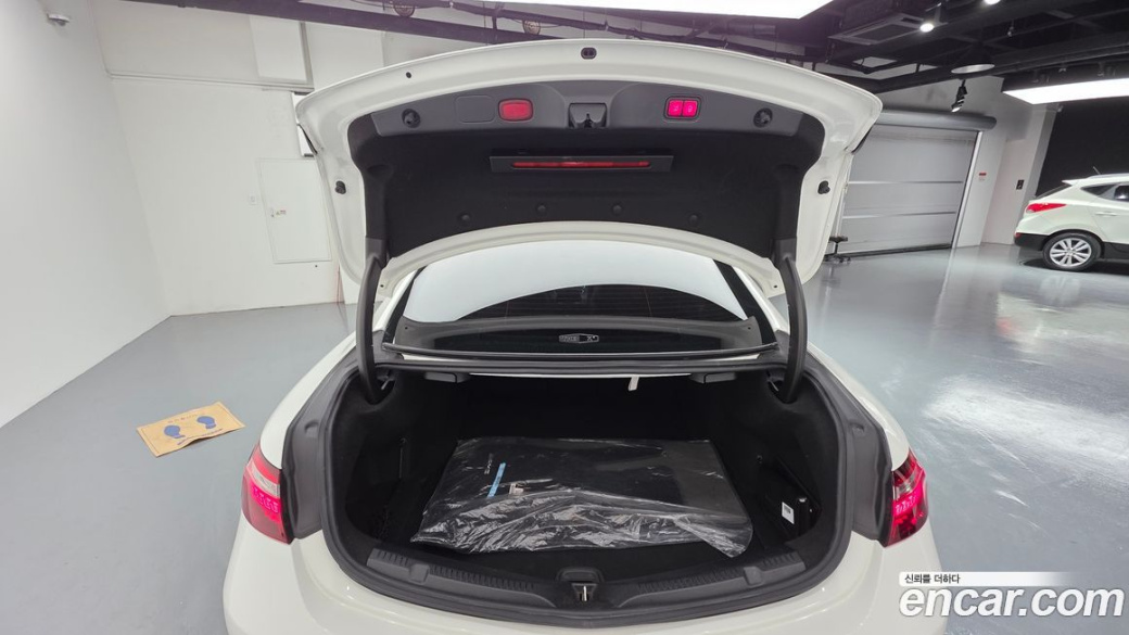 Mercedes-Benz E-Class E300d 4MATIC Coupe, 2022