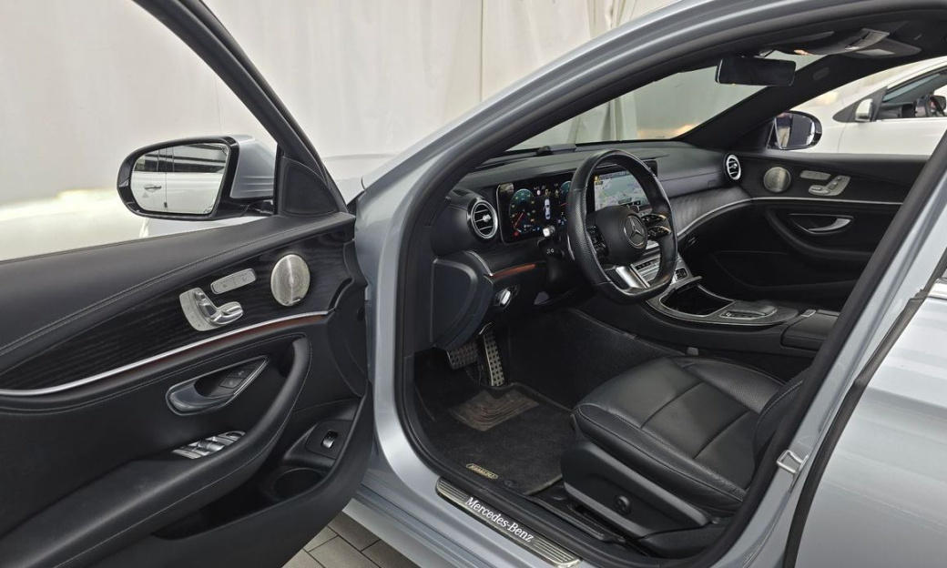 Mercedes-Benz E-Class E220d 4MATIC AMG Line, 2022