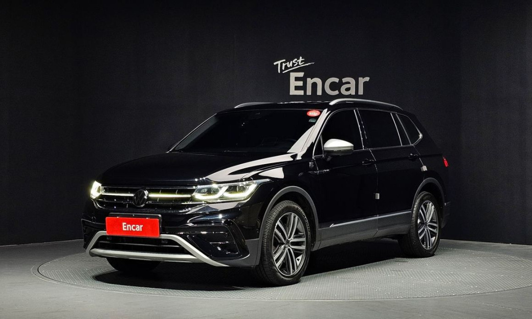 Volkswagen Tiguan 2.0 TSI Prestige, 2024
