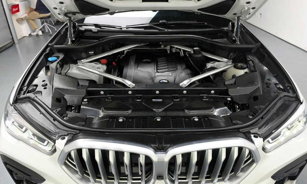 BMW X6 xDrive40i M Sport, 2023