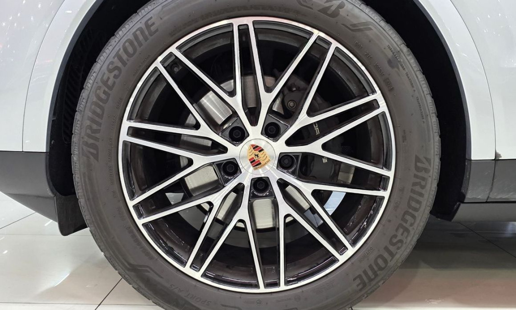 Porsche Cayenne 3.0, 2025