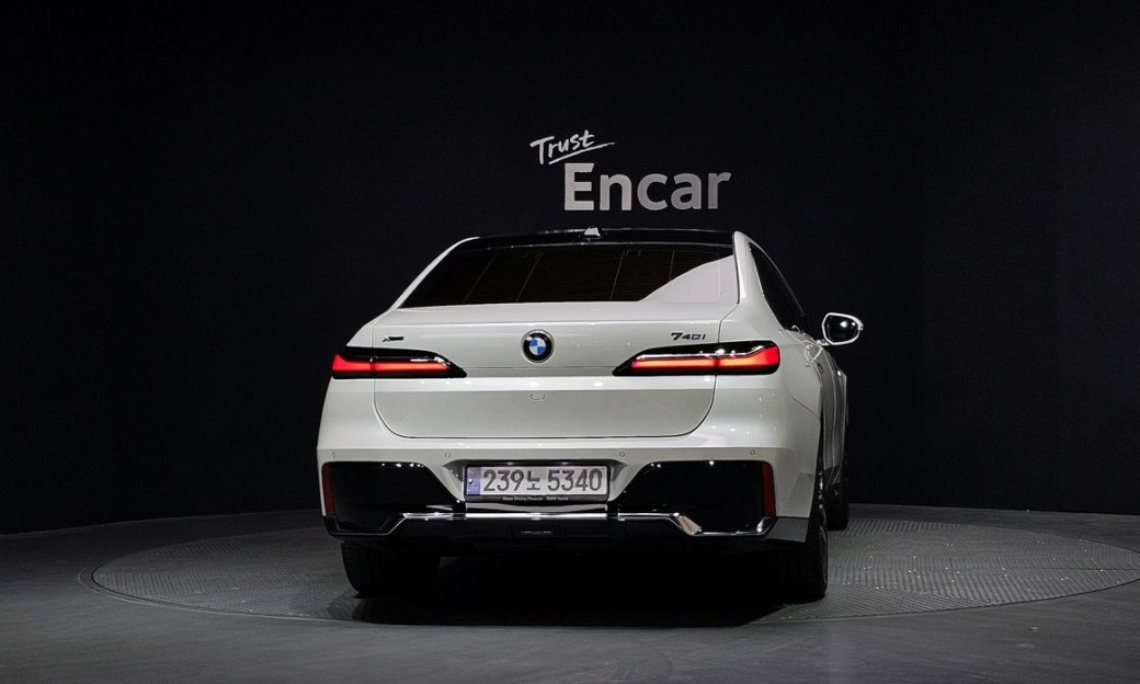 BMW 7-Series 740i sDrive M Sport, 2023