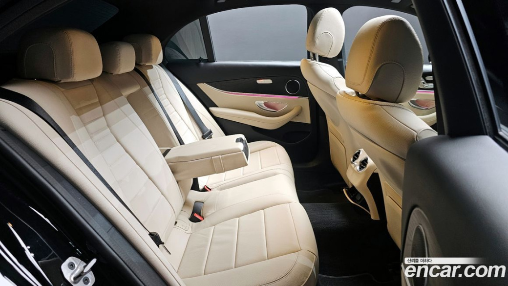 Mercedes-Benz E-Class E250 AMG Line, 2023