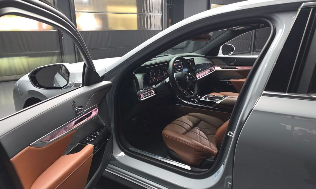 BMW 7-Series 740d xDrive M Sport, 2025